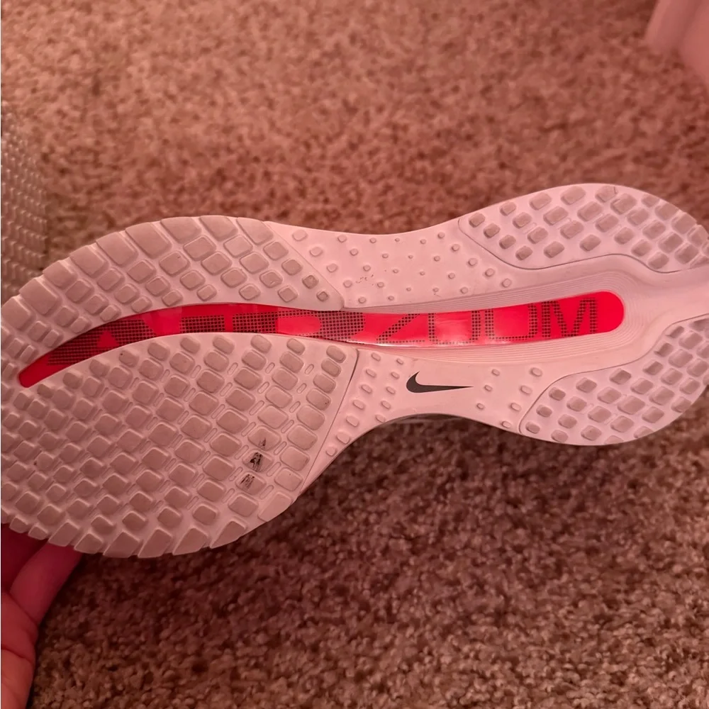 Women’s Nike Air Pegasus Premium - Picture 3 of 6